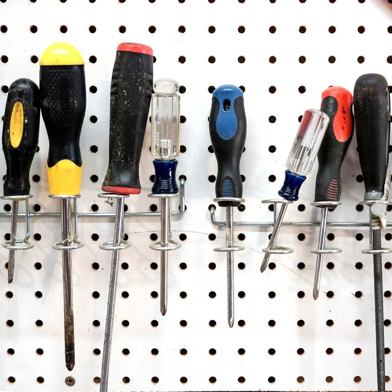 10 Screwdriver Types Via Gettyimages 968128938