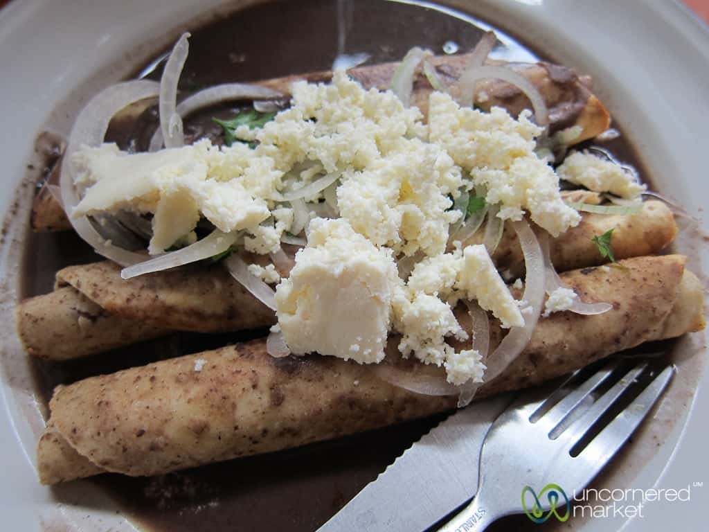 Comida de Oaxaca, Enfrijoladas