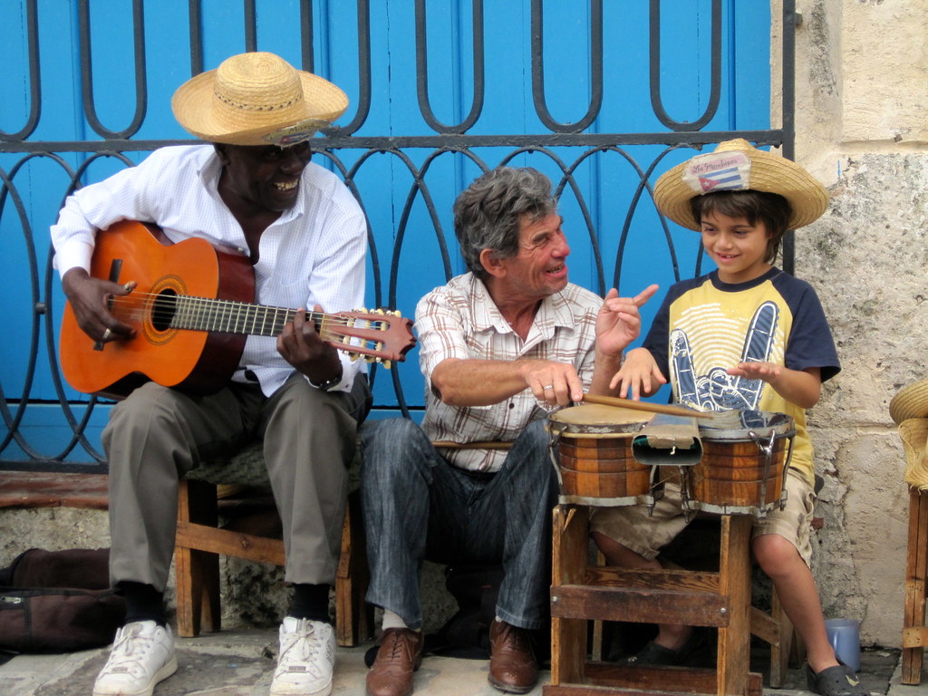 Musical Instruments of Latin America - El Tres