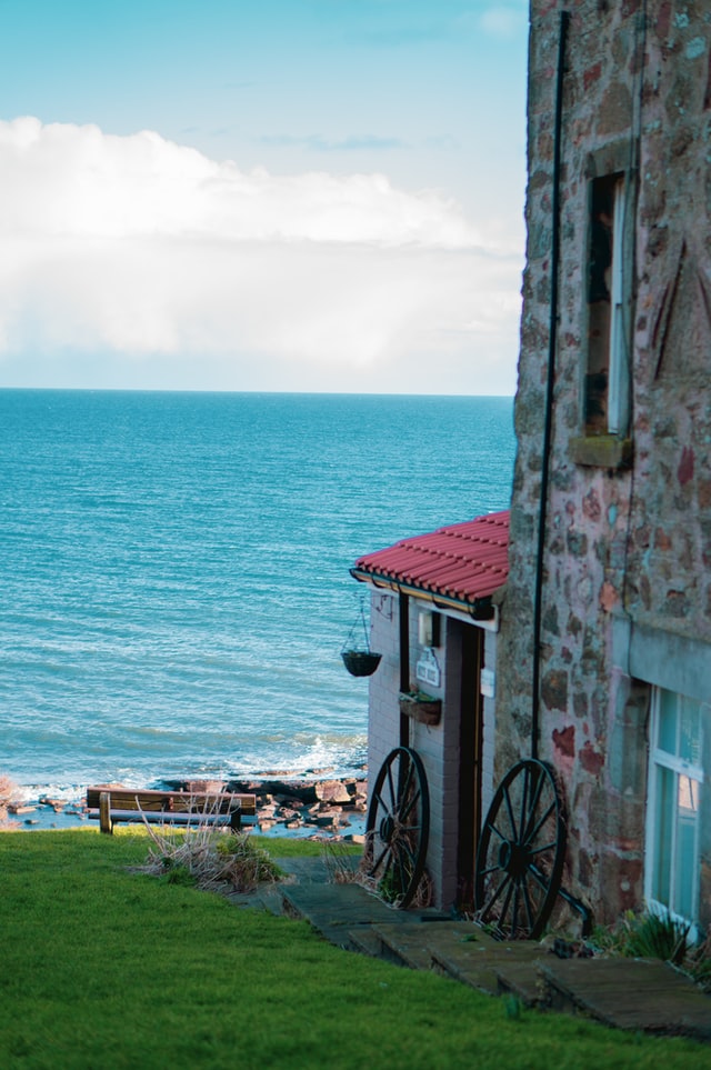 How to Rent a Coastal Cottage in the UK