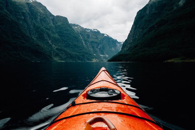 These are the 5 Best Ways to Transport a Kayak in a Pickup Truck