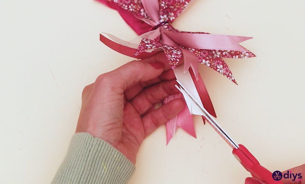 How to make a bow 