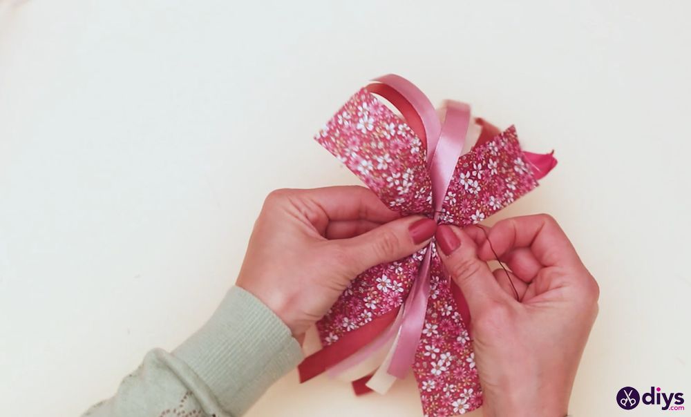 How to make a bow 