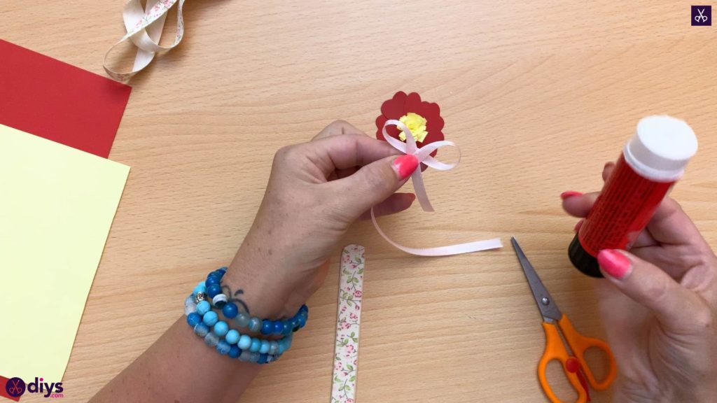 In 6 Easy Steps, How to Make a DIY Popsicle Stick Flower Book Bookmark