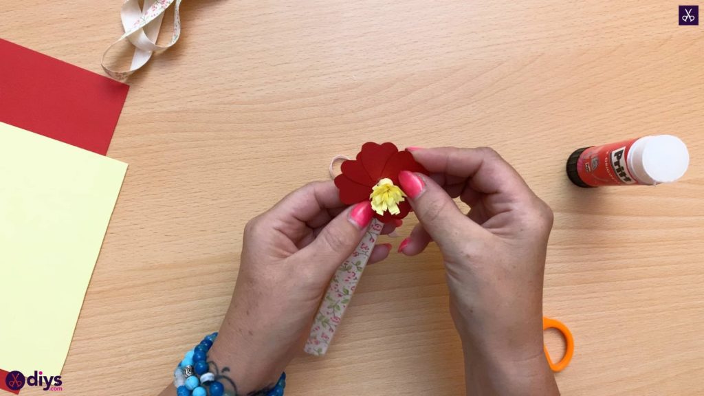 In 6 Easy Steps, How to Make a DIY Popsicle Stick Flower Book Bookmark