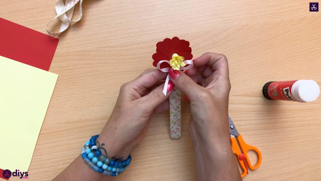 In 6 Easy Steps, How to Make a DIY Popsicle Stick Flower Book Bookmark