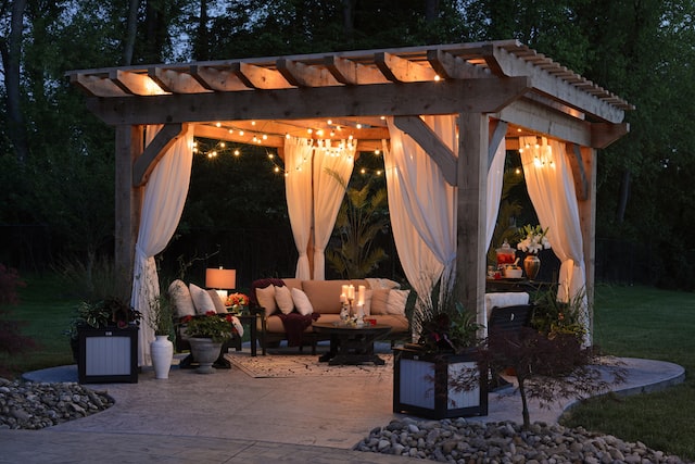 Garden and Patio Area: Tips on a Harmonious Combination