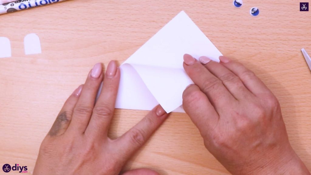 How to Make a Polar Bear Corner Bookmark.