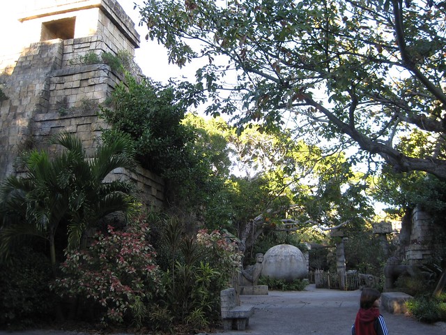 mayan at palm beach zoo in florida