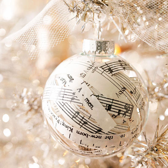 50 DIY Christmas Ornaments to Hang on the Tree and Greet Santa in Style