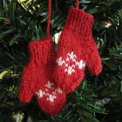 50 DIY Christmas Ornaments to Hang on the Tree and Greet Santa in Style