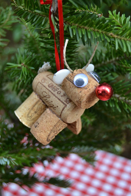 50 DIY Christmas Ornaments to Hang on the Tree and Greet Santa in Style