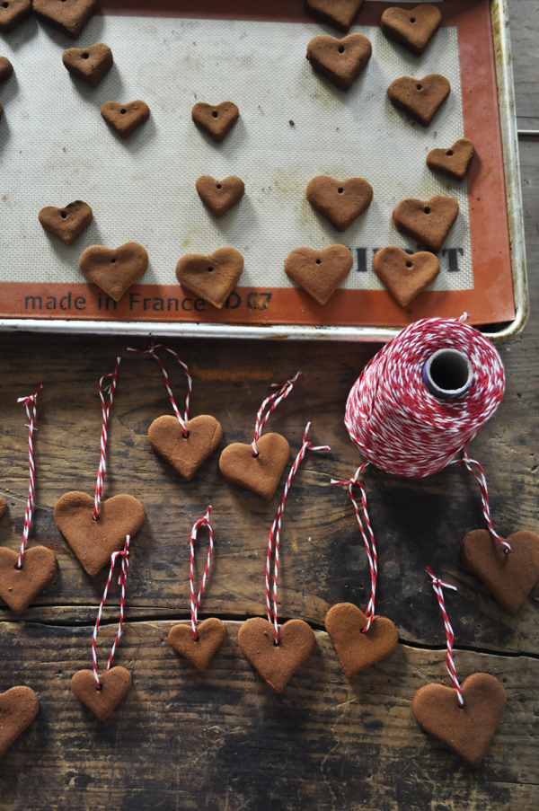 50 DIY Christmas Ornaments to Hang on the Tree and Greet Santa in Style