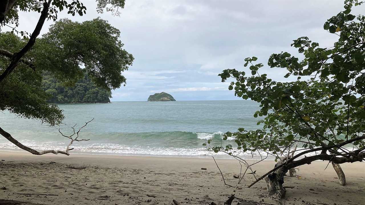 manuel antonio beach costa rica