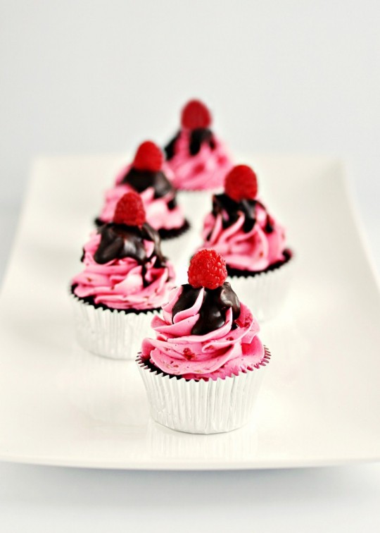 25 Valentine's Day Cupcakes You Can Share With Your Loved Ones