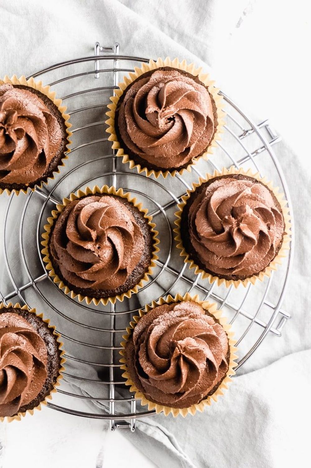 25 Valentine's Day Cupcakes You Can Share With Your Loved Ones