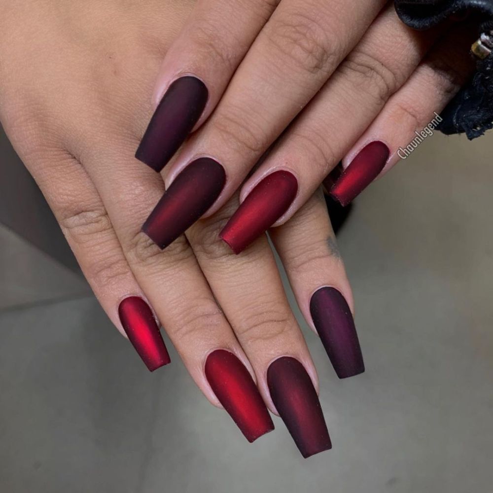 Vampire vibe nails