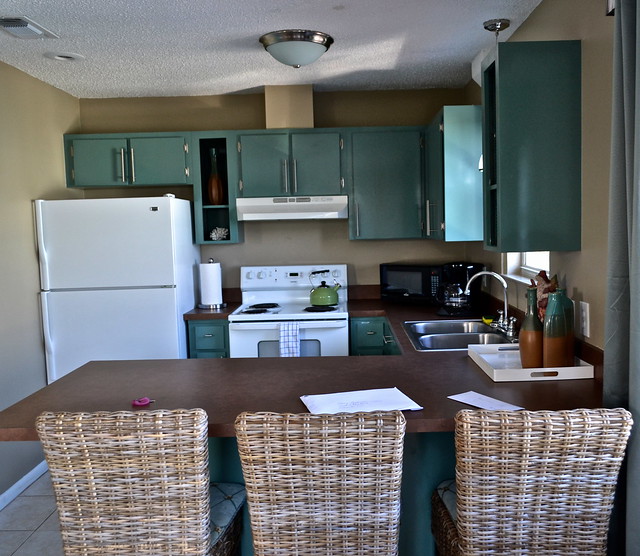 full kitchen of a st augustine cottage rentals 