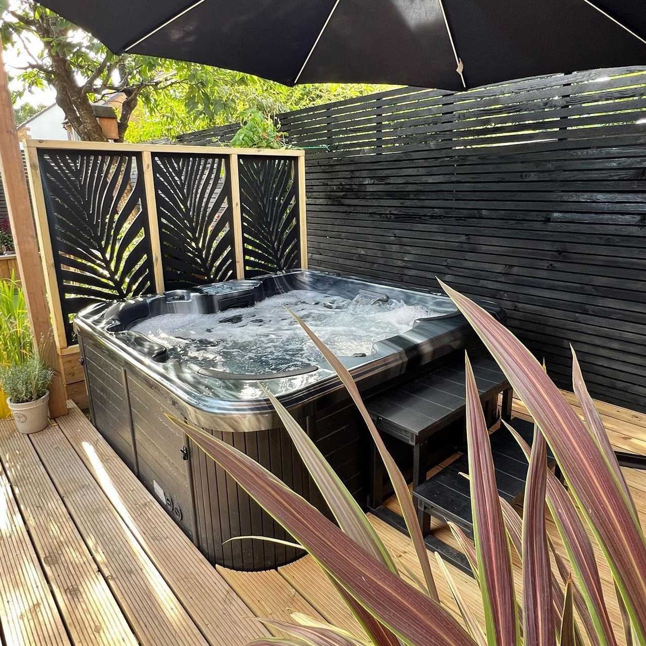 Hot Tub Composite Privacy Screen