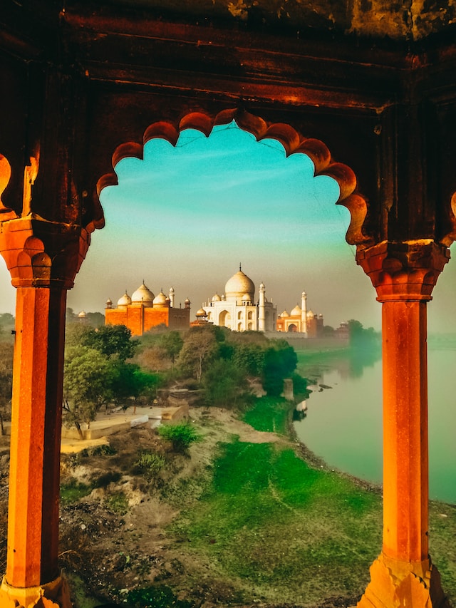 How to Plan a Trip To India With A Large Family