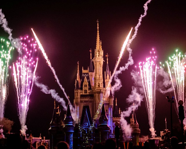 magic kingdom fireworks fastpass