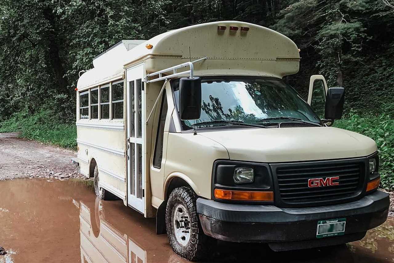 Skoolie Conversion Courtesy Ridingdirtywithfergie Instagram