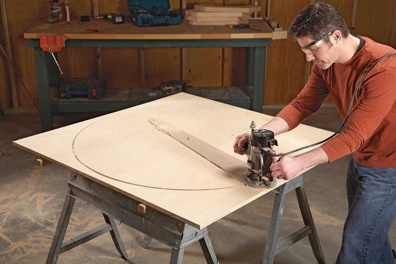 Cutting Precise Curves with a Router Trammel