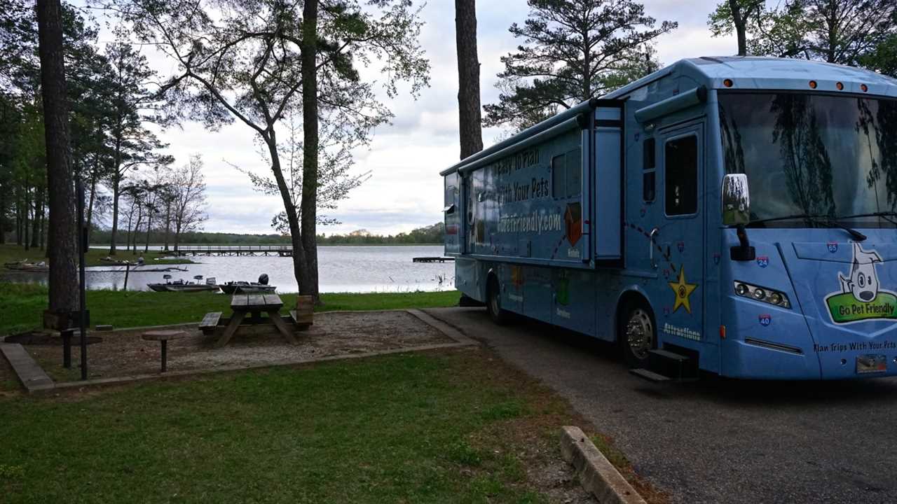 Mississippi's Top Pet Friendly Attraction: The Natchez Trace | GoPetFriendly.com