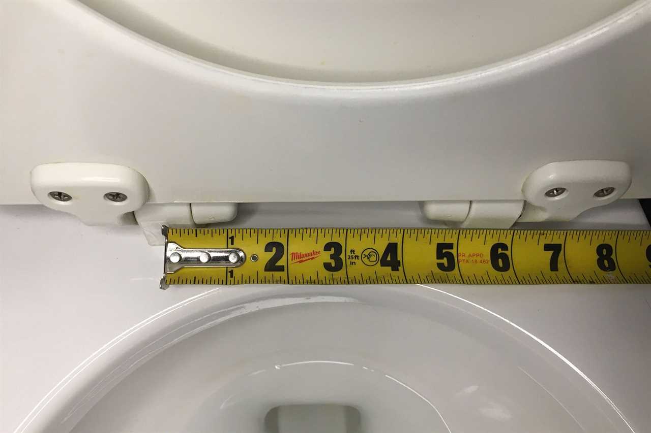 Measuring the bolt of the toilet seat