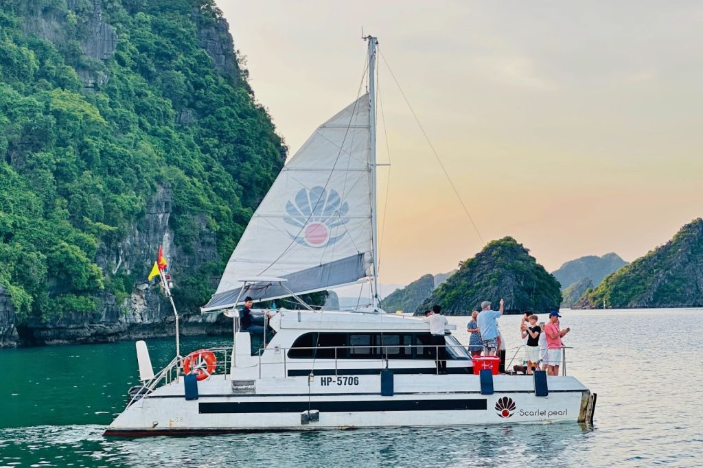 Why Scarlet Pearl Halong Bay Cruise Worth The Lap of Luxury?