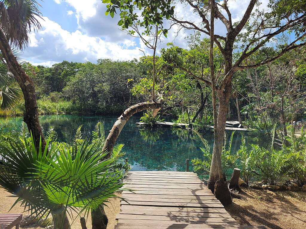 Cenote in tulum