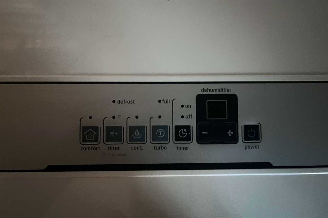 Buttons on dehumidifier